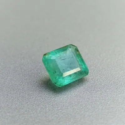 Smaragd im Naturschliff 1,92 ct, Sambia