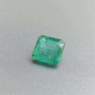 Smaragd im Naturschliff 1,92 ct, Sambia