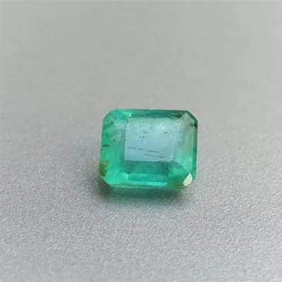 Smaragd im Naturschliff 1,92 ct, Sambia