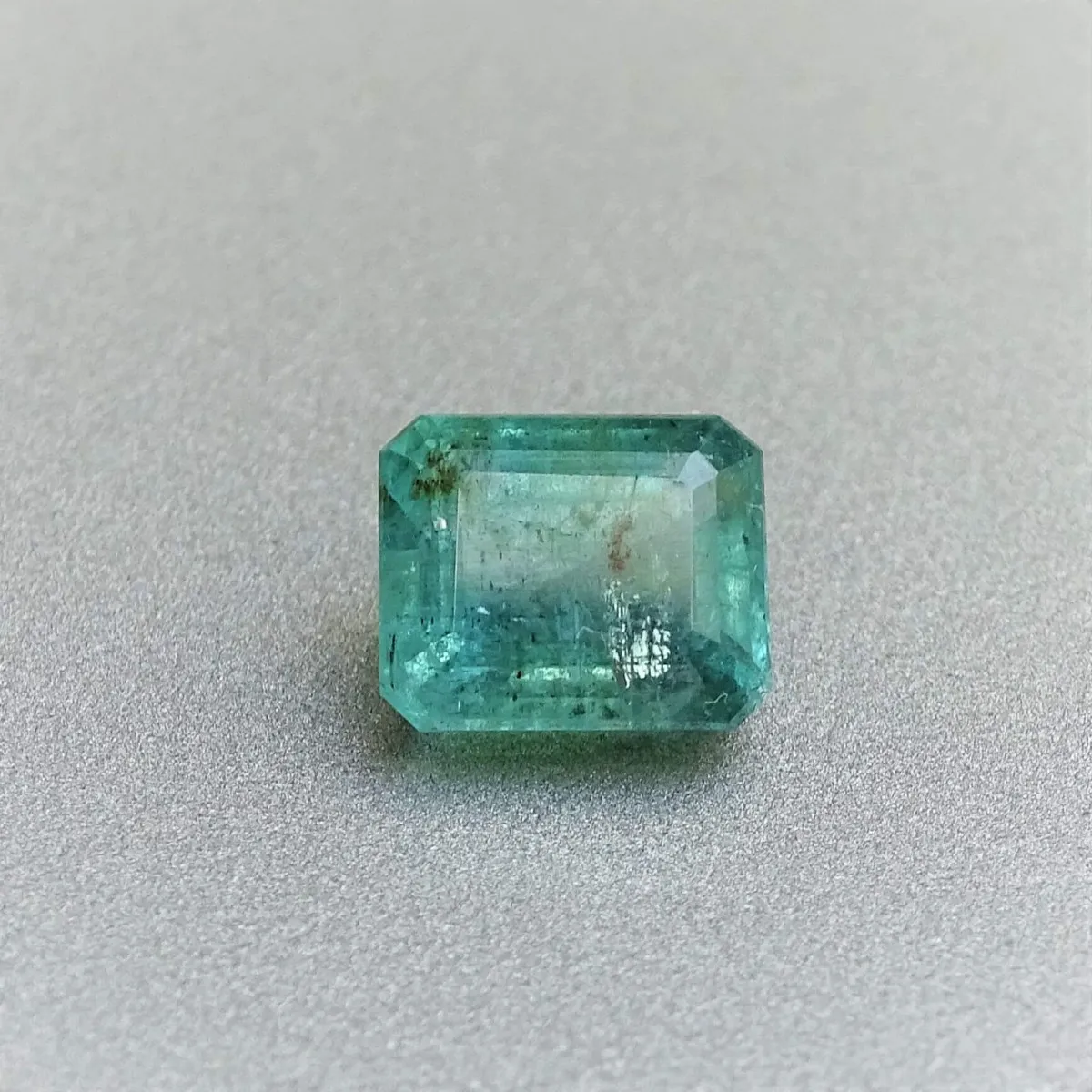 Smaragd im Naturschliff 2,22ct, Sambia
