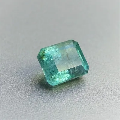 Smaragd přírodní broušený 2,22ct, Zambie