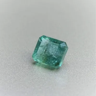 Smaragd im Naturschliff 2,22ct, Sambia