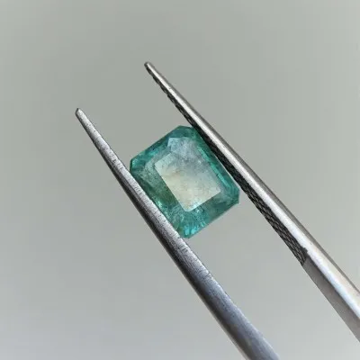 Smaragd im Naturschliff 2,22ct, Sambia