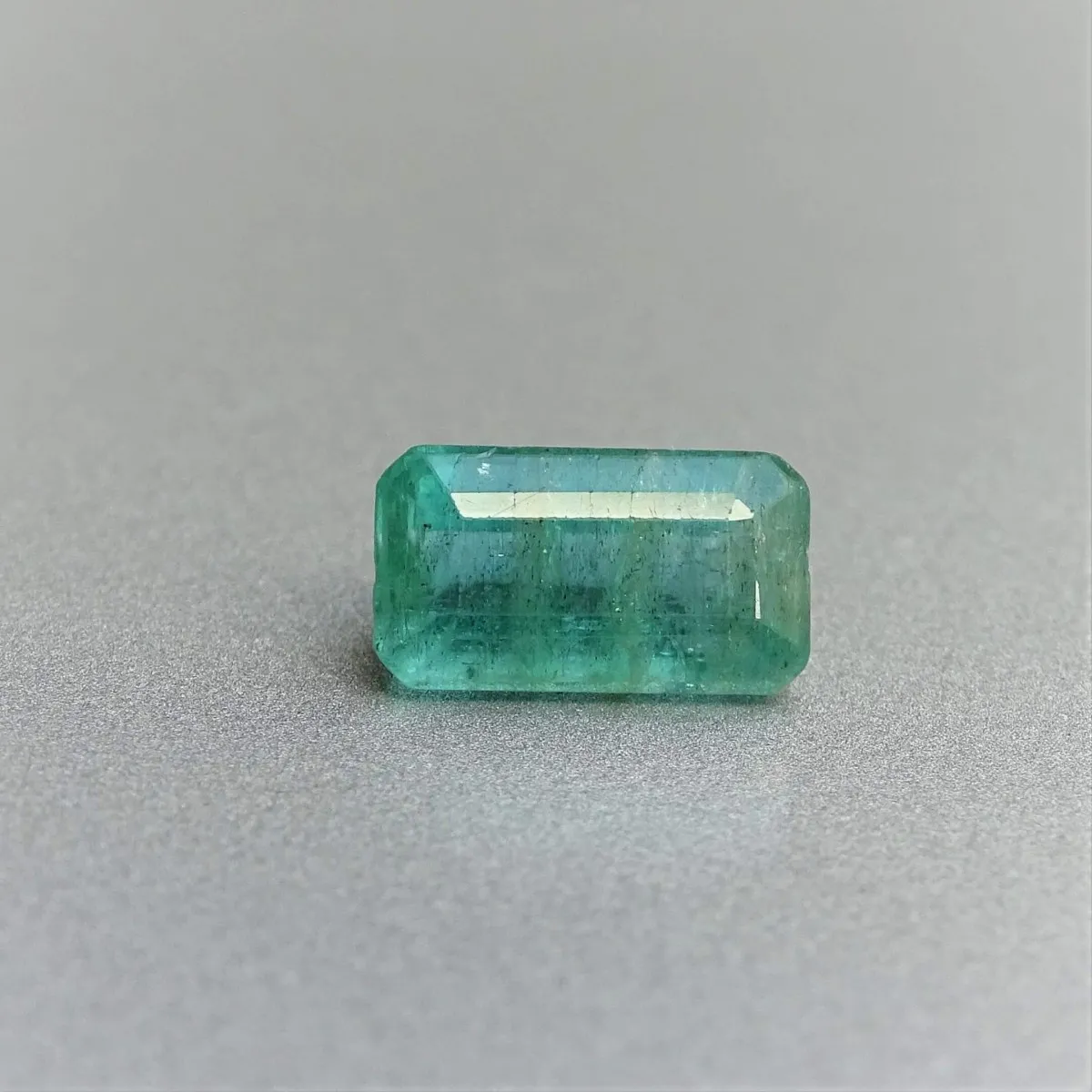 Emerald natural cut 2.35ct, Zambia