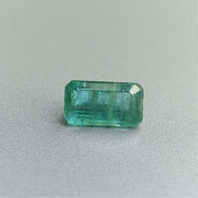 Smaragd přírodní broušený 2,35ct, Zambie