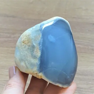 Chalcedonblau natur poliert 302g, Türkei