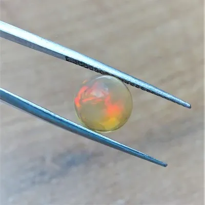 Ethiopian opal cabochon 2.5ct, Ethiopia