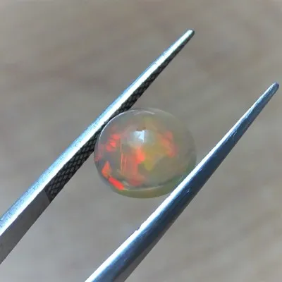 Ethiopian opal cabochon 2.5ct, Ethiopia