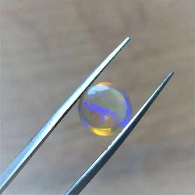 Ethiopian opal cabochon 2.43ct, Ethiopia