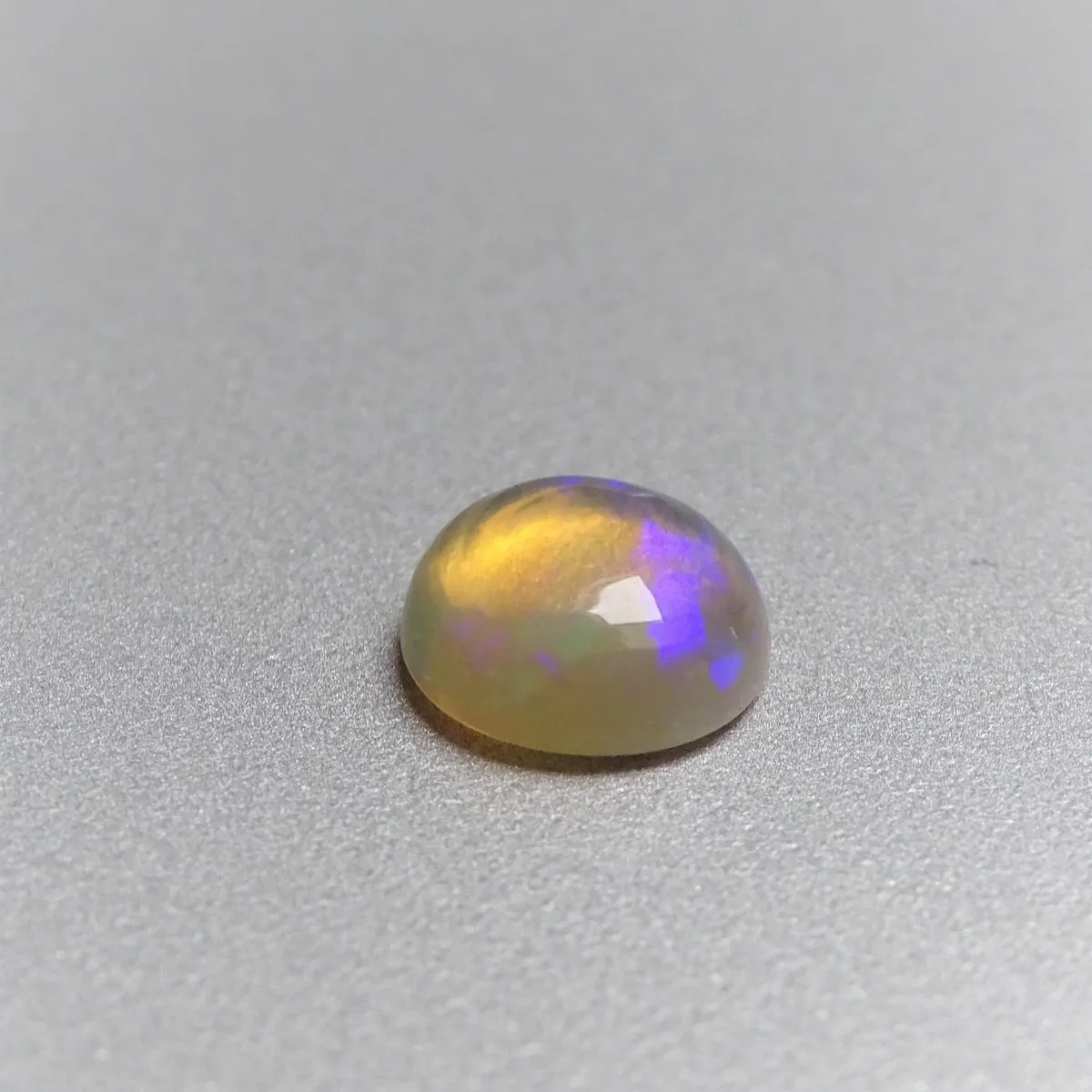Ethiopian opal cabochon 2.43ct, Ethiopia