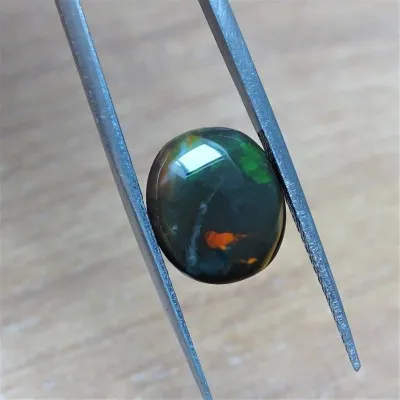 Äthiopischer schwarzer Opal-Cabochon 4,68ct, Äthiopien