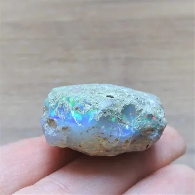 Ethiopian opal natural 15.7g, Ethiopia