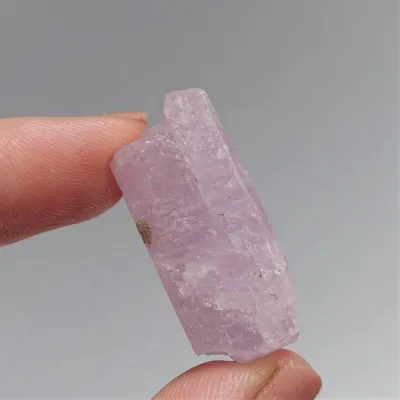 Kunzit natürlicher Kristall 15,6g, Afghanistan
