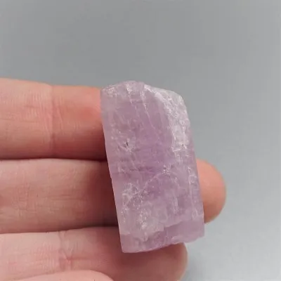 Kunzite natural crystal 15,6g, Afghanistan