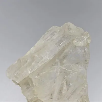 Petalite natural mineral 57.4g, Brazil