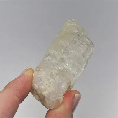 Petalite natural mineral 57.4g, Brazil