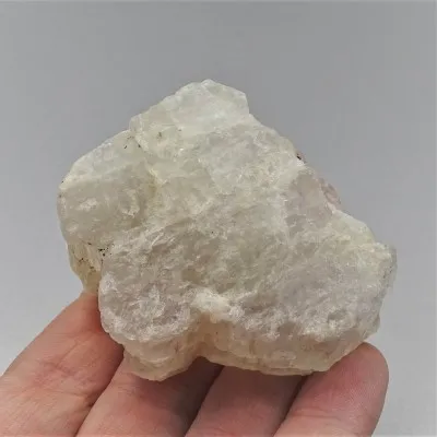 Petalit přírodní minerál 83,6g, Brazílie