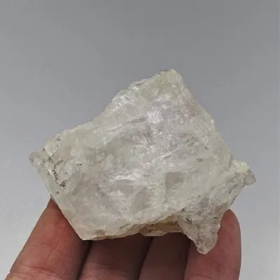 Petalite natural mineral 64.6g, Brazil