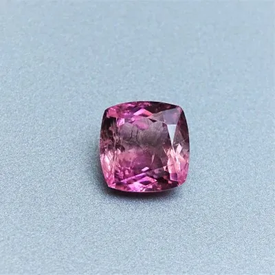 Turmalín přírodní rubelit 4,28ct, Brazil