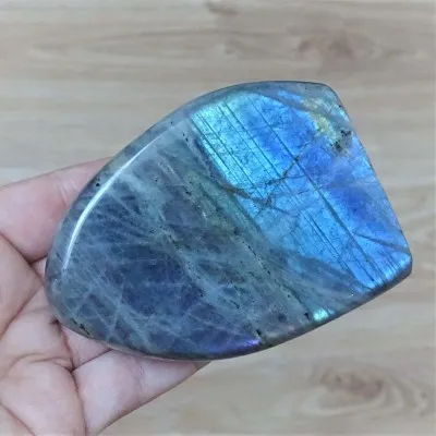 Labradorite natural polished 335g, Madagascar