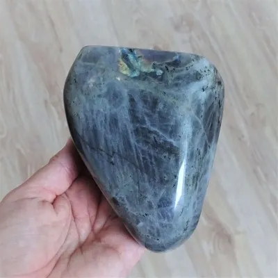 Labradorit přírodní leštěný 932g, Madagaskar