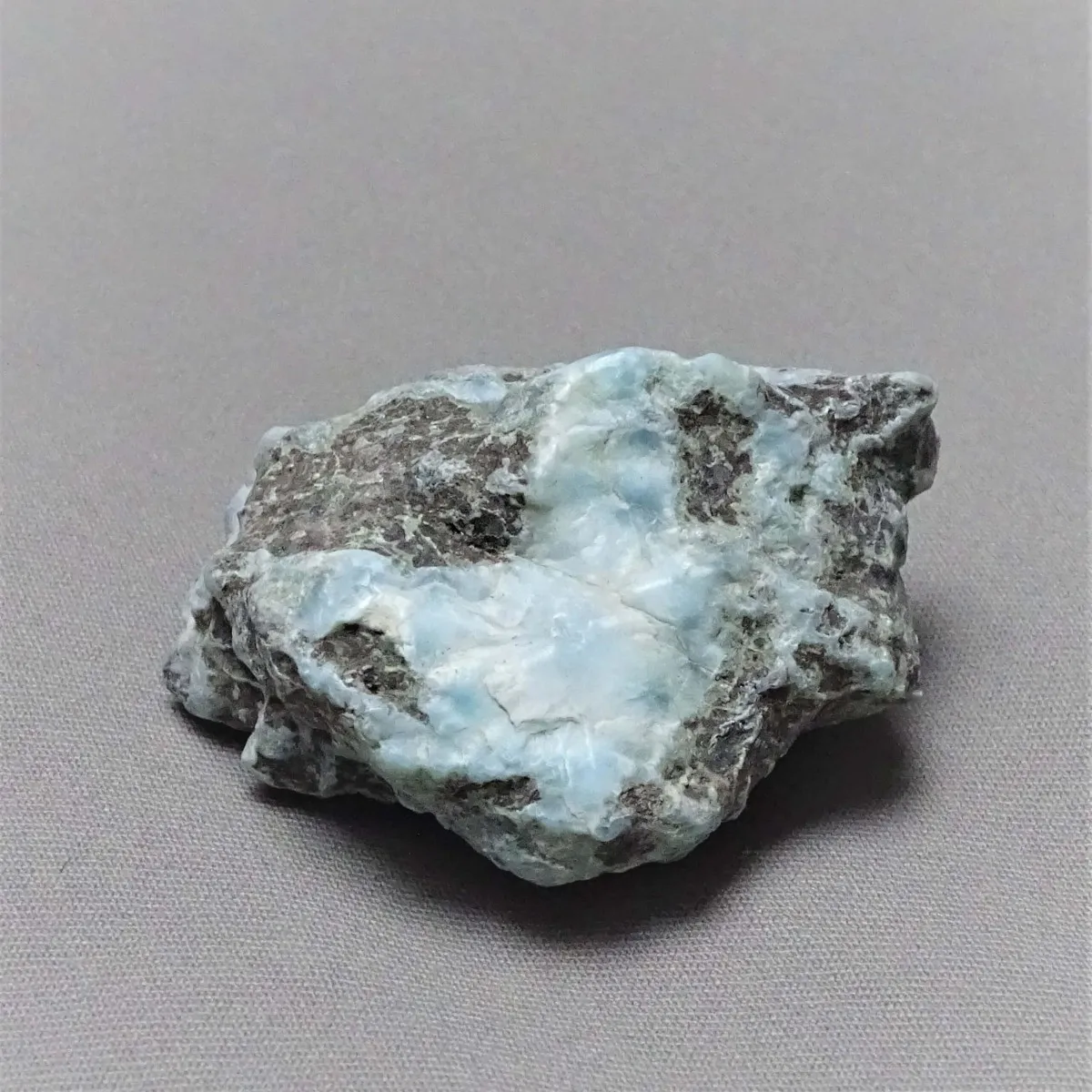 Larimar přírodní minerál 52,9g, za skvělou cenu, Dominikánská Republika