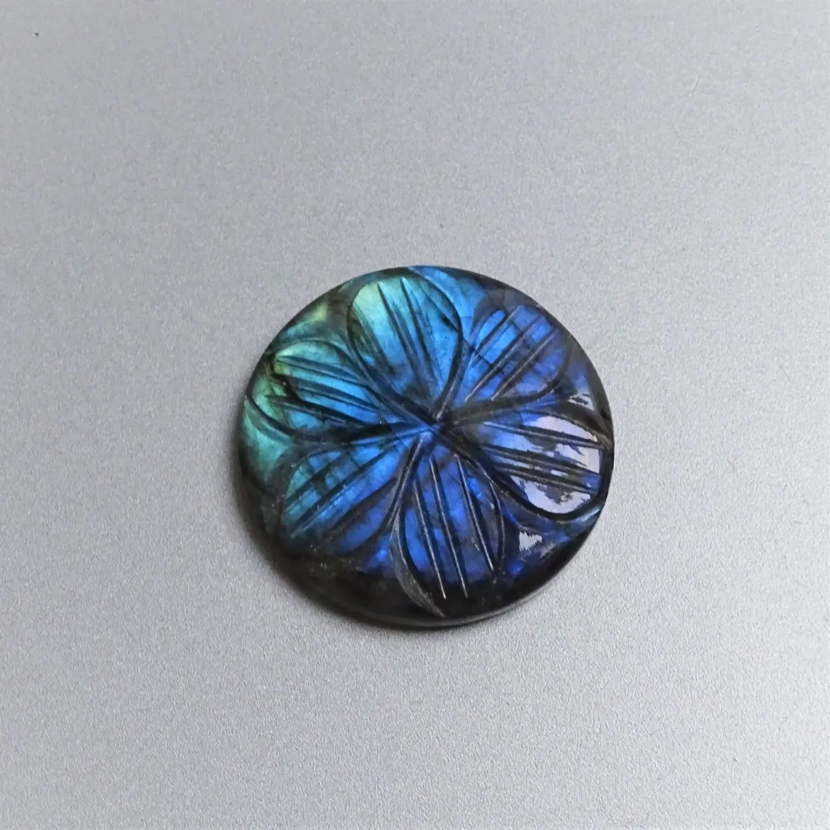 Labradorite cabochon 15,1g, Madagascar
