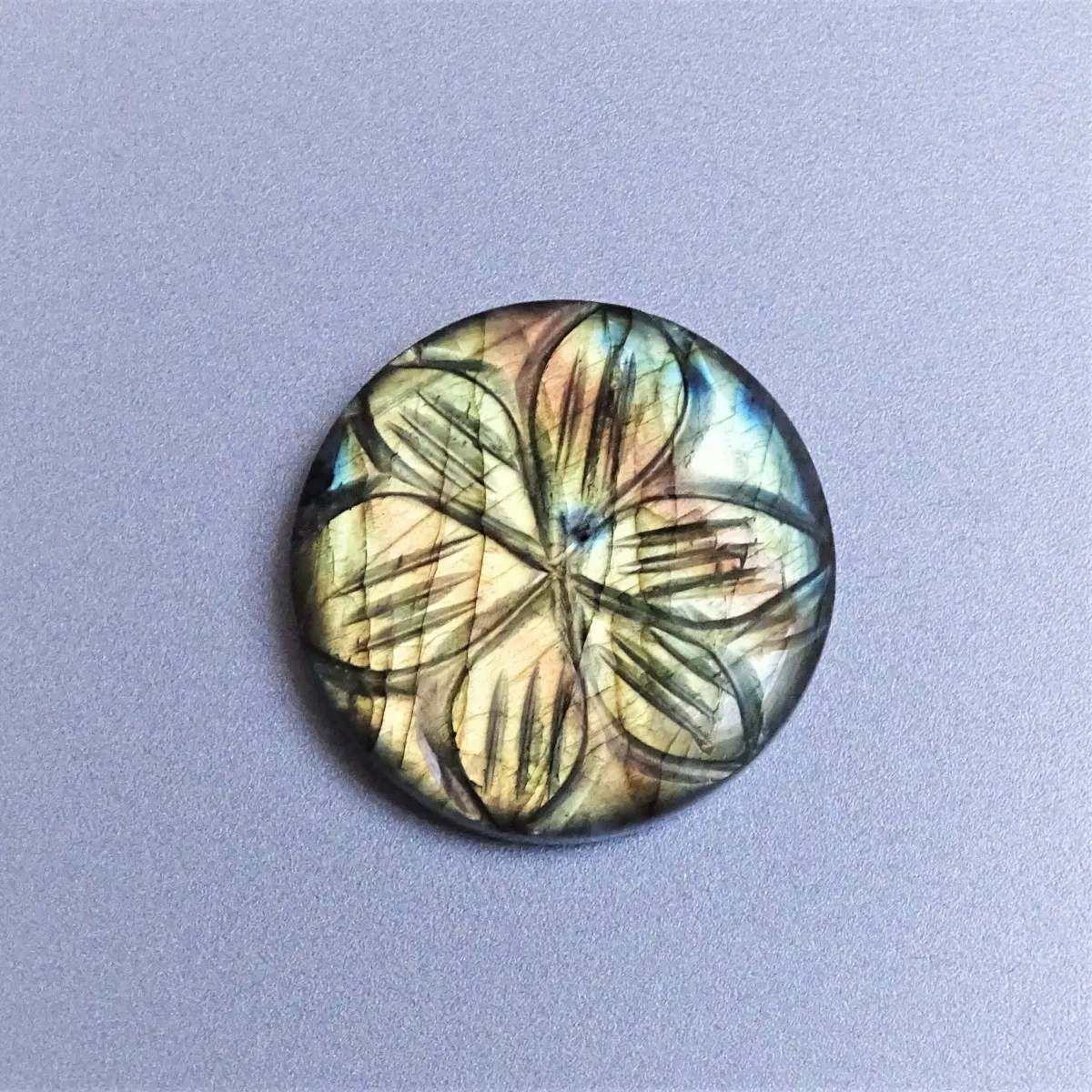 Labradorit Cabochon 12g, Madagaskar