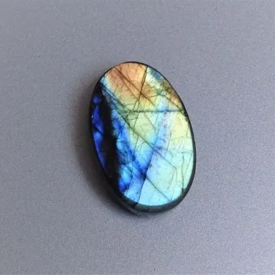 Labradorit kabošon 10g, Madagaskar