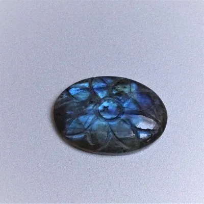 Labradorite cabochon 8.5g, Madagascar