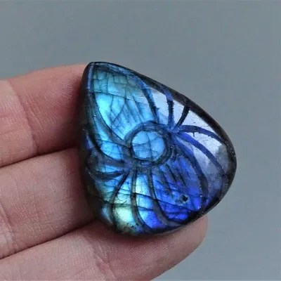 Labradorite cabochon 13,3g, Madagascar