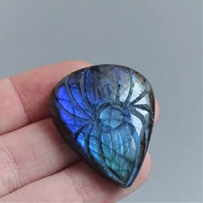 Labradorite cabochon 13,3g, Madagascar