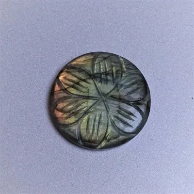 Labradorit kabošon 13,4g, Madagaskar