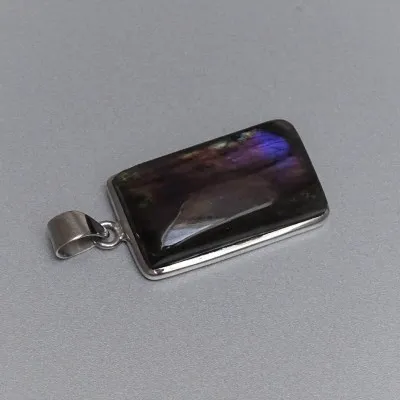 Labradorite pendant in silver 15g, Madagascar