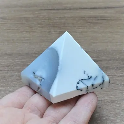Dendritický opál (merlinit) pyramida 104g, Madagaskar