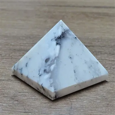 Dendritický opál (merlinit) pyramida 96g, Madagaskar