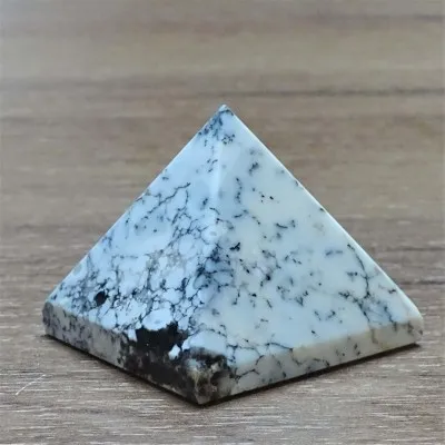 Dendritický opál (merlinit) pyramida 83g, Madagaskar