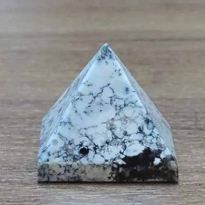 Dendritický opál (merlinit) pyramida 83g, Madagaskar