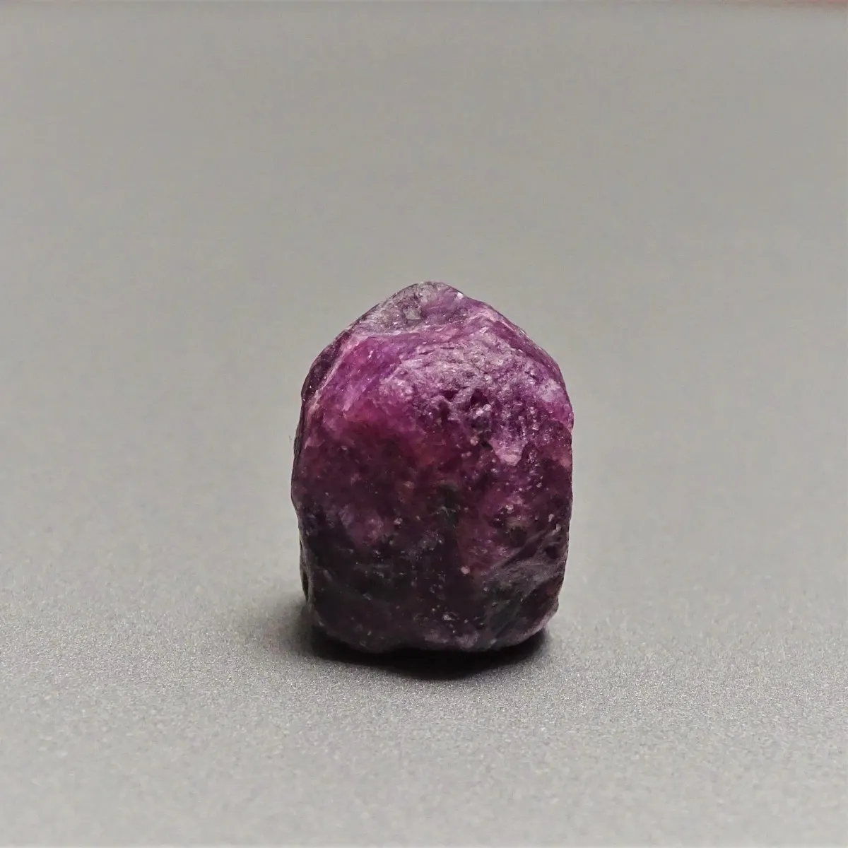 Rubín korund surový 45ct, Mali