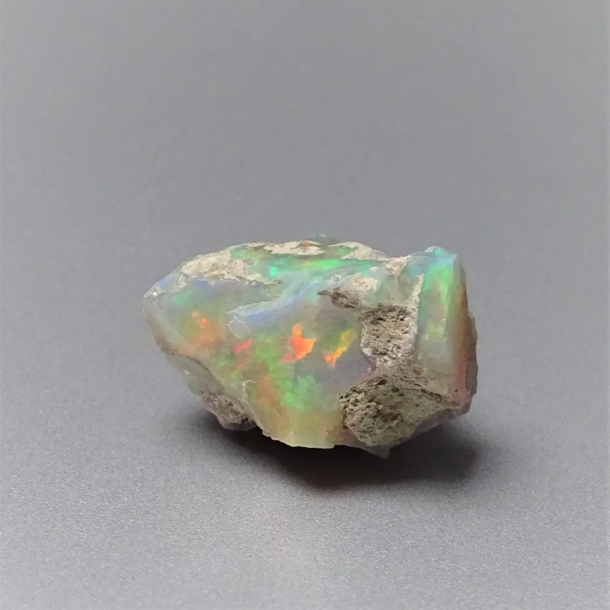 Ethiopian opal natural 10.9g, Ethiopia