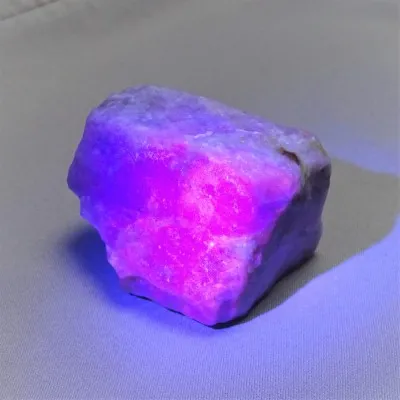Hackmanit přírodní krystal 149g, Afganistán