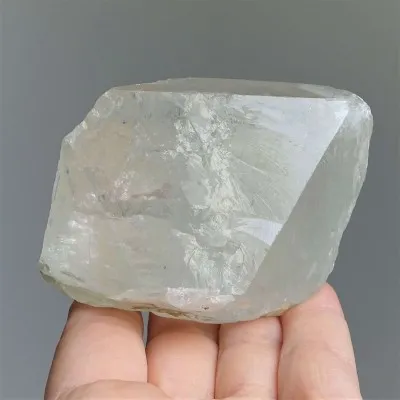 Topaz přírodní krystal 404g, Pakistán