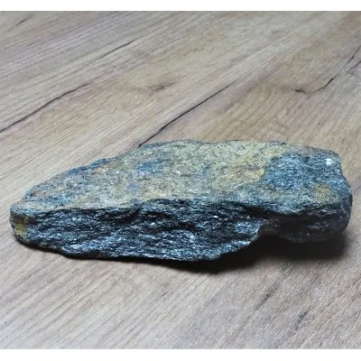 Nuummite raw mineral 928g, Greenland