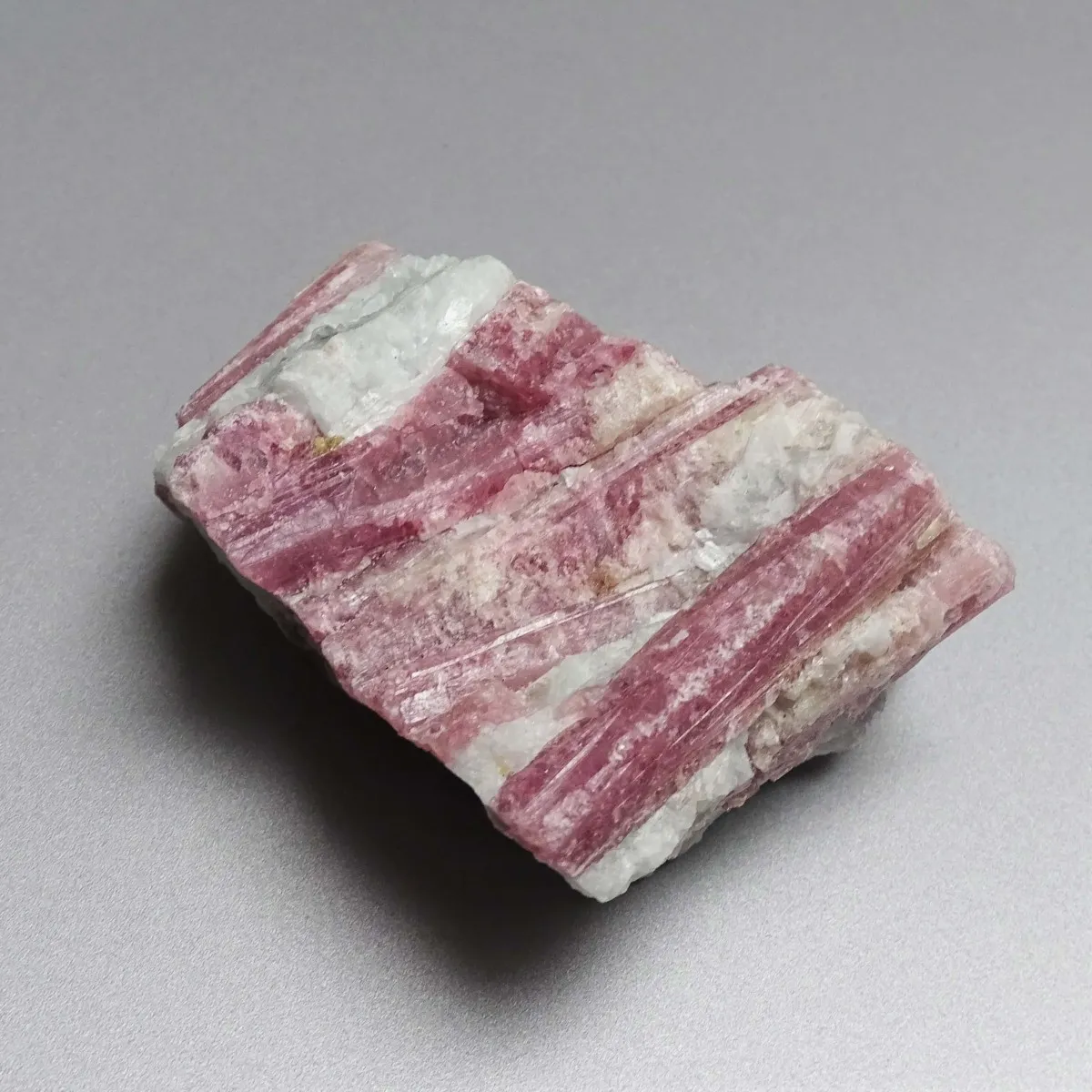 Rubelite/red tourmaline 169g, Brazil