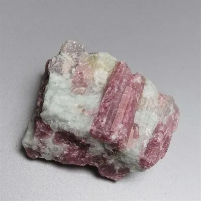 Rubelite/red tourmaline 169g, Brazil