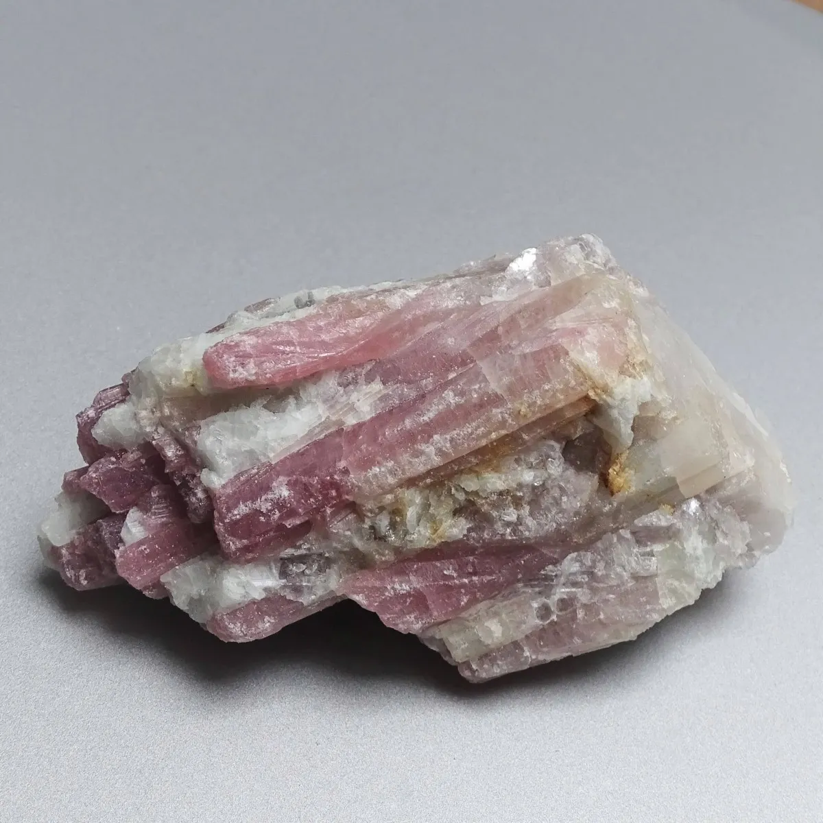 Rubelite/red tourmaline 221g, Brazil