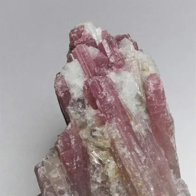 Rubelit / Turmalin 221g, Brasilien
