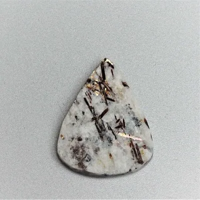 Astrophyllit-Cabochon, natürliches, unpoliertes Mineral 15,2g, Russland