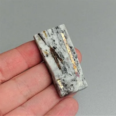 Astrofylit kabošon přírodní neleštěný minerál 15g, Rusko