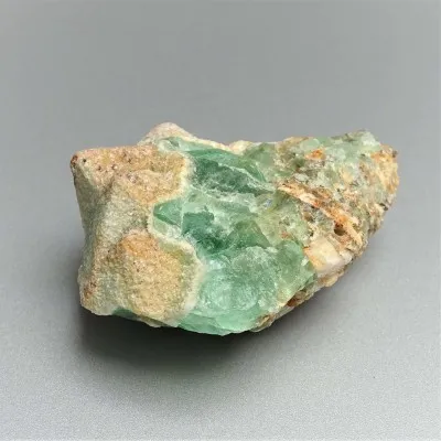Fluorit-Rohmineral smaragdgrüne Farbe 106,4g, Pakistan